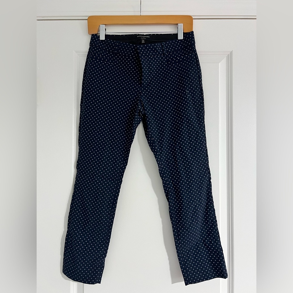 Banana Republic Sloan crop pants. Size 2P. Brand new.